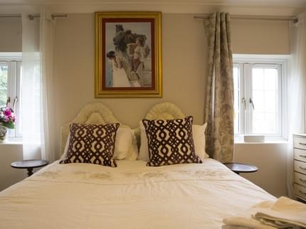 VALE LODGE BOVENEY WINDSOR