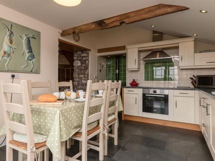 RHIWDDU BARNS BRECON BEACONS NATIONAL PARK ABER BOWLAN LLANGADOG