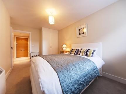 RIVERSIDE APARTMENT NINE ELMS WESTMINSTER