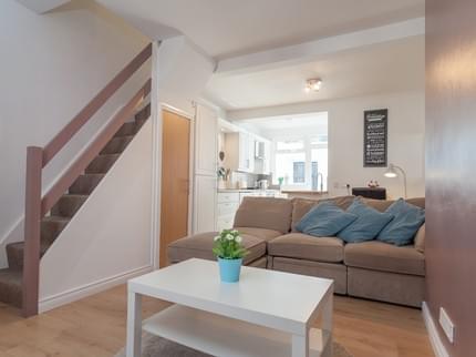 BELFAST BUDGET COOLFIN STREET 30 BELFAST