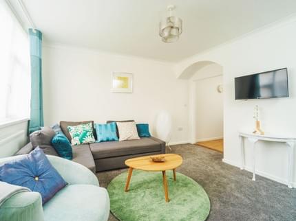 Langley Lodge&nbsp;| Coln-brook&nbsp;| Slough&nbsp;| 