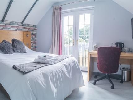 RIVERSIDE TOWN HOTEL AND BAR BOSTON