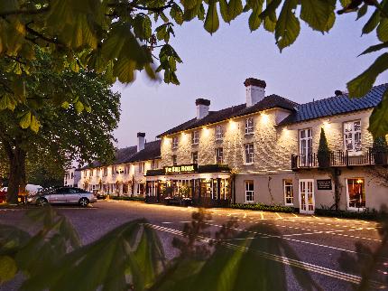 BULL SAROVA HOTELS CHALFONT COMMON GERRARDS CROSS