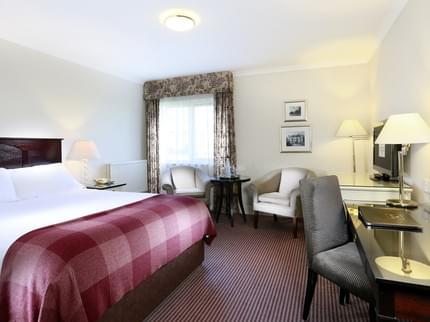 MACDONALD BOTLEY PARK HOTEL SPA BISHOPS WALTHAM SOUTHAMPTON