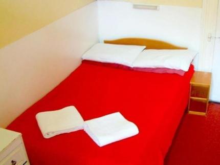 WINDSOR HOUSE HOTEL CROMWELL ROAD LONDON