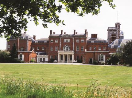 DE VERE THEOBALDS ESTATE CHURCHGATE CHESHUNT