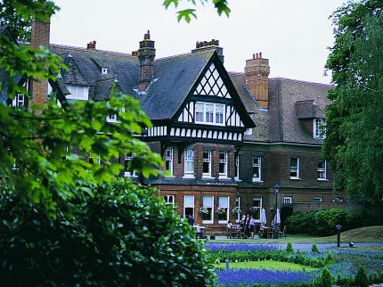 WOODLANDS PARK HOTEL COBHAM