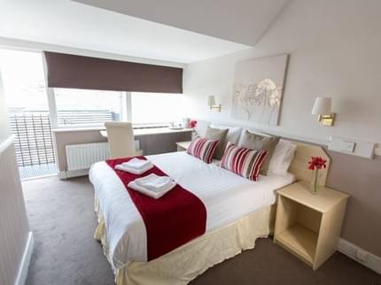 HOLTWHITES HOTEL BOTANY BAY MIDDLESEX