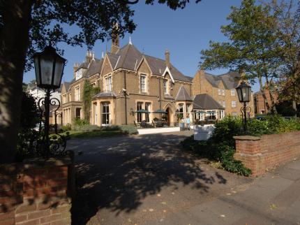 COTSWOLD LODGE HOTEL BOTLEY OXFORD