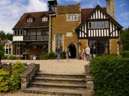 FARNHAM HOUSE HOTEL BATTS CORNER FARNHAM