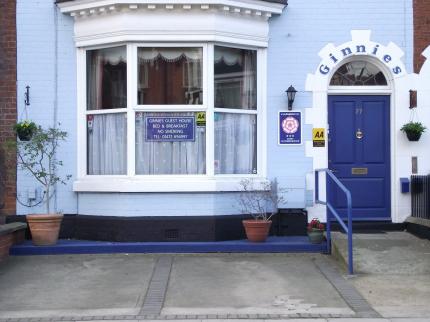 GINNIE S CLEETHORPES