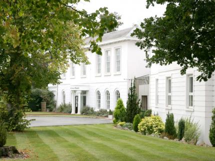 MANOR OF GROVES HOTEL ALLENS GREEN HARLOW