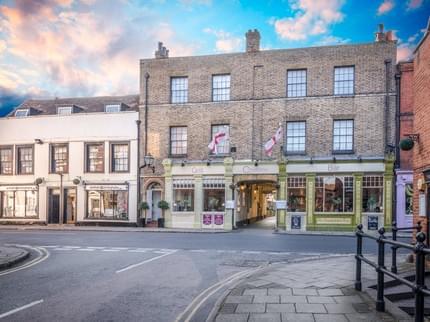 CHRISTOPHER HOTEL BAR AND GRILL BOVENEY WINDSOR