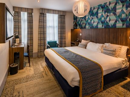 CAIRN HOTEL EDINBURGH