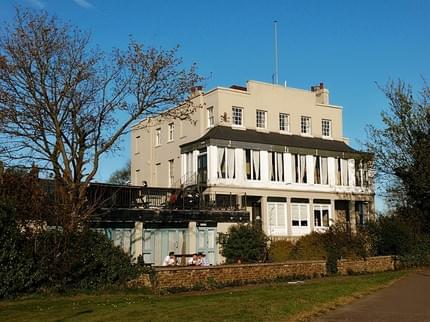 ROYAL HOTEL PURFLEET