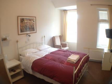 KINGSWOOD HOTEL RESTAURANT BRAY BERKSHIRE