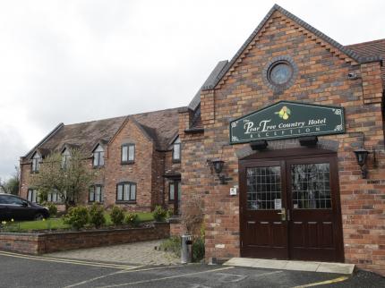 PEAR TREE INN COUNTRY HOTEL CLAINES WORCESTER