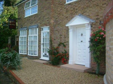 PINFIELD HOTEL BOUTIQUE BED BREAKFAST FARNHAM COMMON SLOUGH