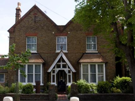 LANGTON HOUSE BOVENEY WINDSOR