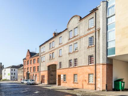 KM CENTRAL EDINBURGH