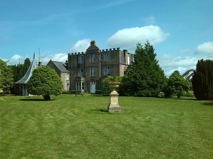 HUNTLY ARMS HOTEL ABOYNE ABERDEENSHIRE