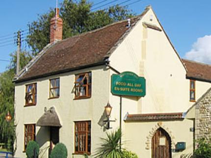 HALF MOON INN COUNTRY LODGE MUDFORD YEOVIL