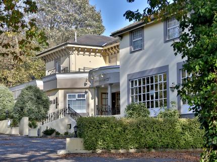 BEST WESTERN REIGATE MANOR HOTEL DOVERSGREEN REIGATE