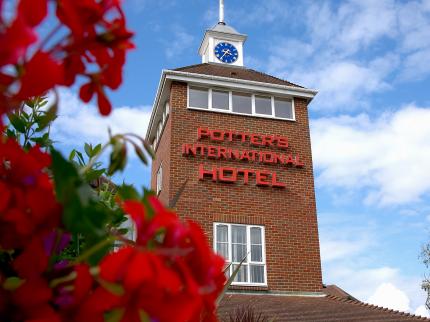 POTTERS INTERNATIONAL HOTEL FARNBOROUGH ALDERSHOT
