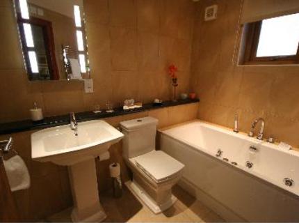 THREE HORSESHOES COUNTRY INN SPA BALL HAYE GREEN LEEK