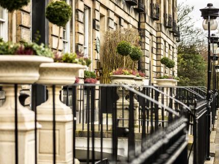 NIRA CALEDONIA EDINBURGH EDINBURGH